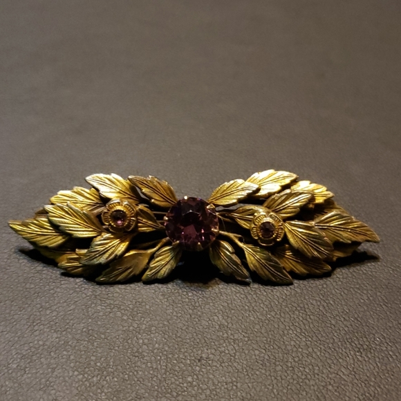 Jewelry - Vintage Brooch